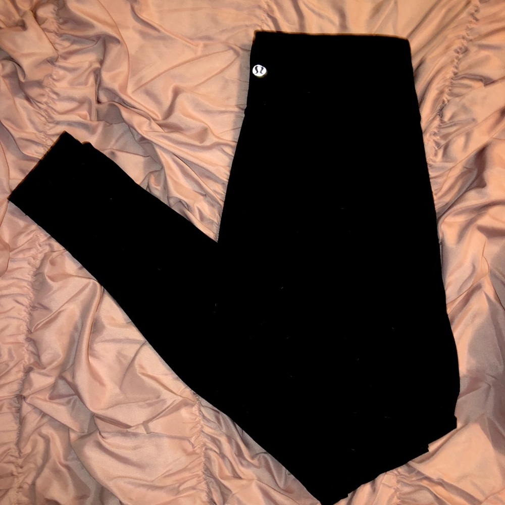 Black lululemon leggings
